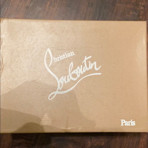 shoes - Picture 1 of 7